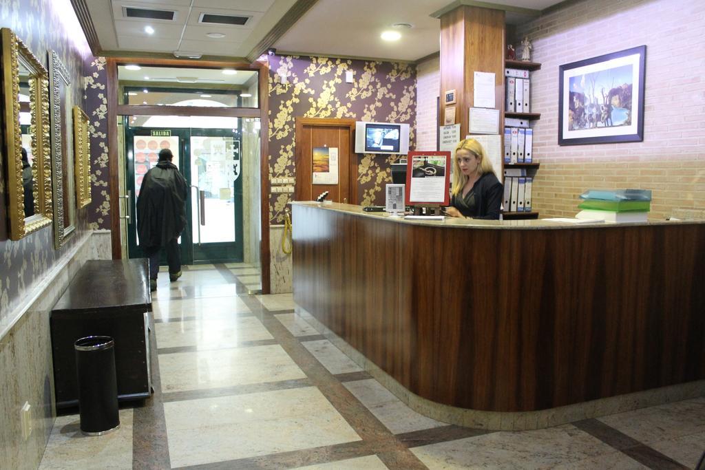 埃尔卡斯特洛酒店 蓬费拉达 外观 照片