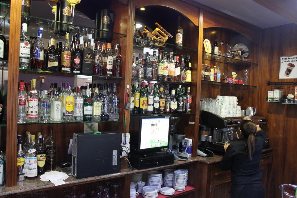 埃尔卡斯特洛酒店 蓬费拉达 外观 照片